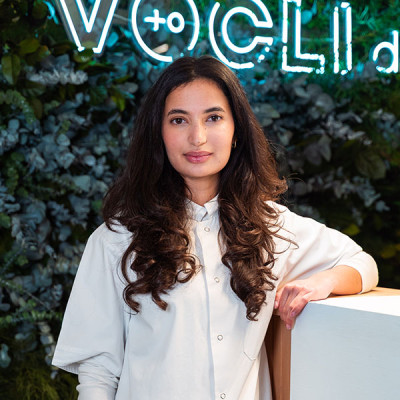 Dentiste à Molenbeek - Ghita Haffou | VOCLIbasilique