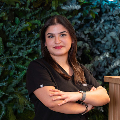 Hygiéniste bucco-dentaire à Molenbeek - Tuline Kayali | VOCLIbasilique